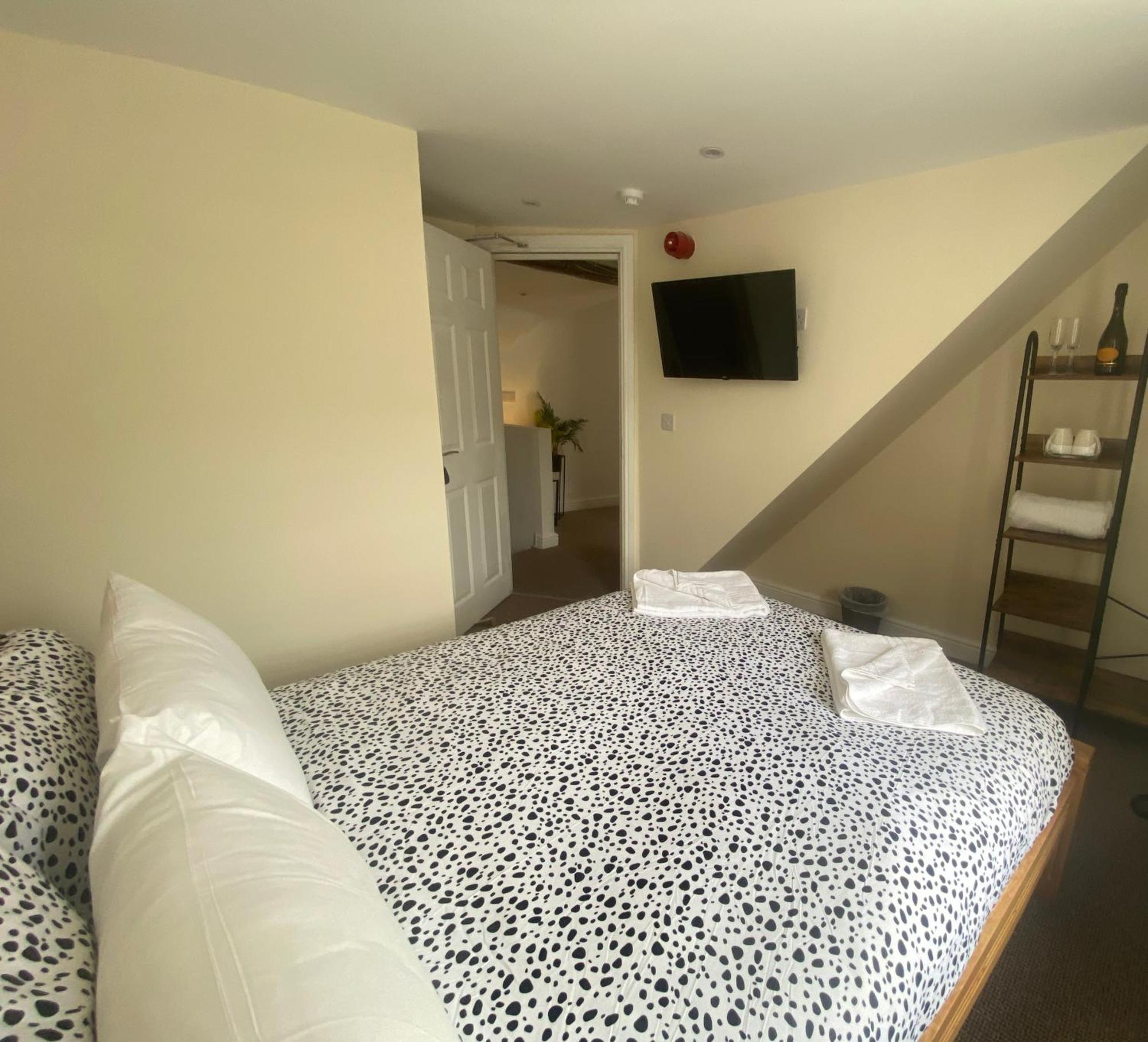 Prince Of Wales Pub And Accommodation Llangollen Bagian luar foto