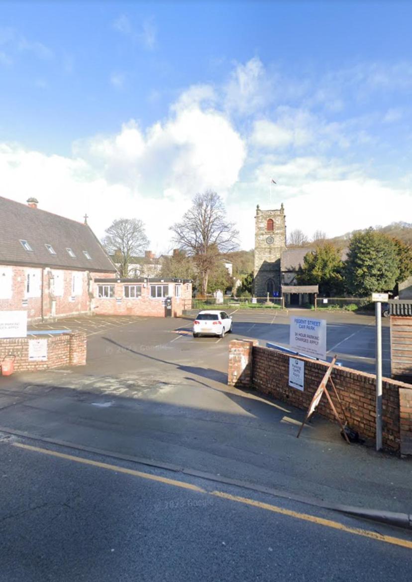 Prince Of Wales Pub And Accommodation Llangollen Bagian luar foto